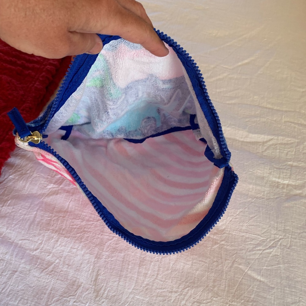 Lilly Pulitzer Nantucket’s beach terrycloth destination, tote AND zip pouch NWT - Picture 9 of 9